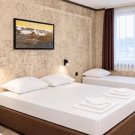комплекс шампион Hotel Kazanlŭk
